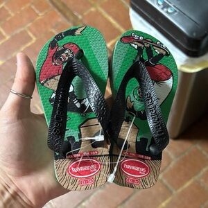 Havaianas Kids Green and Black Skateboard Fox Flip Flops